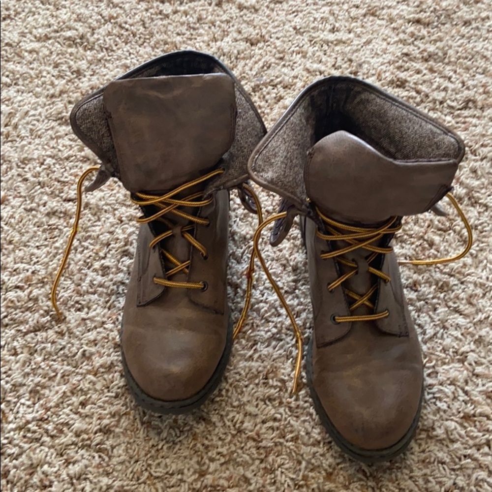 Bøc hiking style boots